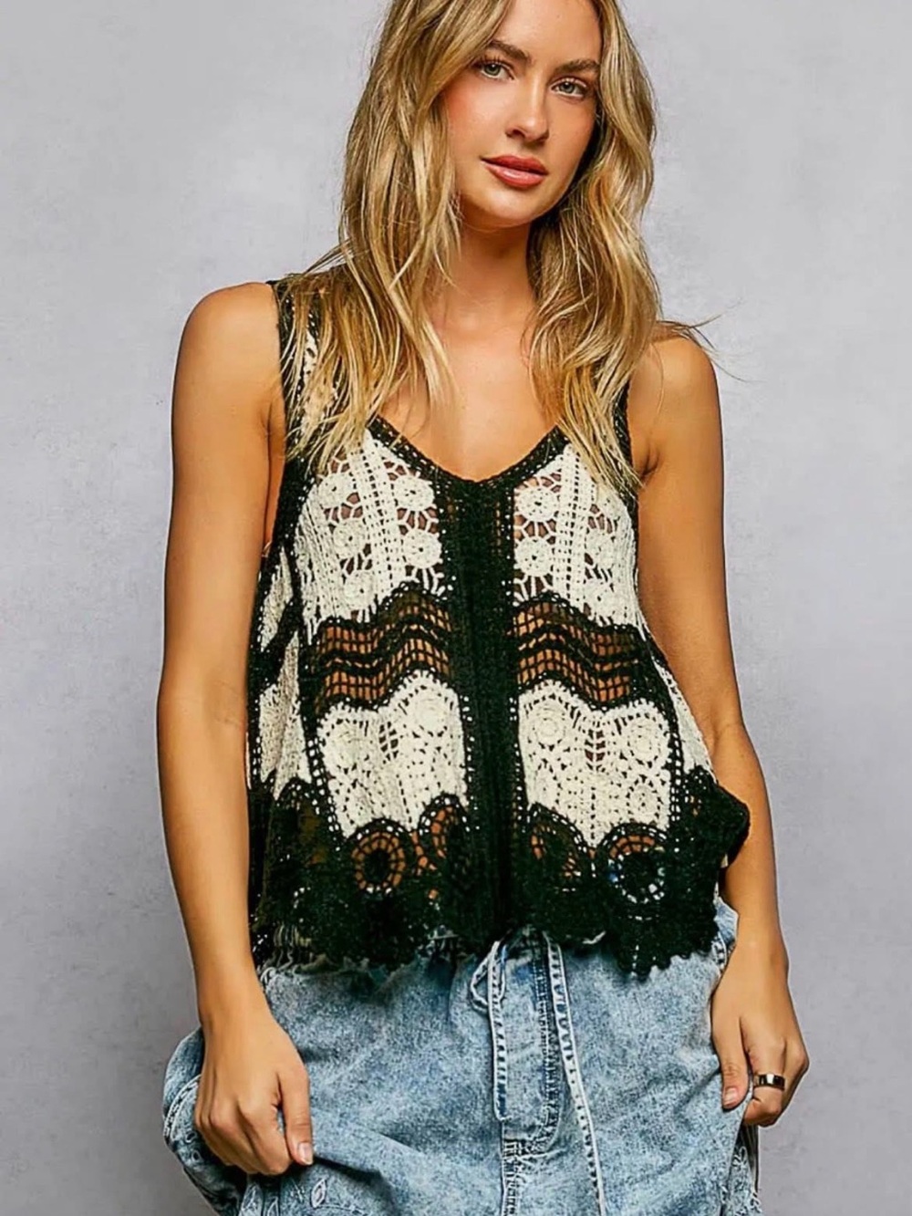 POL Boho Crochet V-Neck Tank Top - Black & Cream